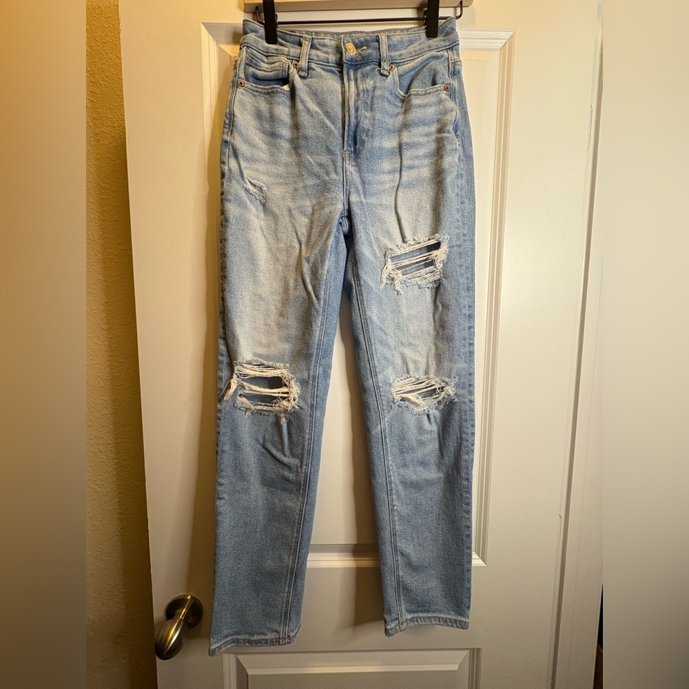 American eagle distressed mom Jeans